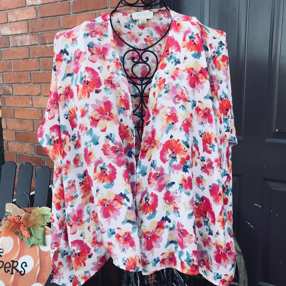 Forever 21 Floral Print Short Kimono - Picture 2 of 8
